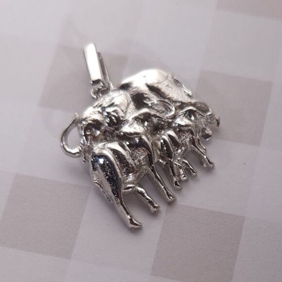 Elephant Family Pendant in Sterling Silver - Picture 3 of 6